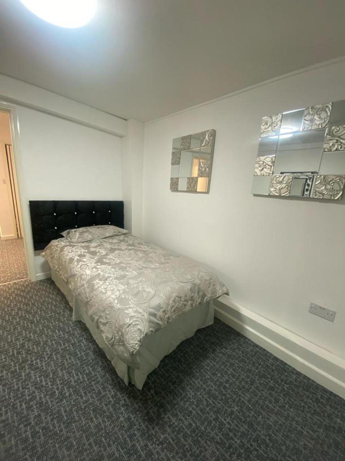 Beautiful 3-Bed Apartment In Merthyr Tydfil Exteriör bild