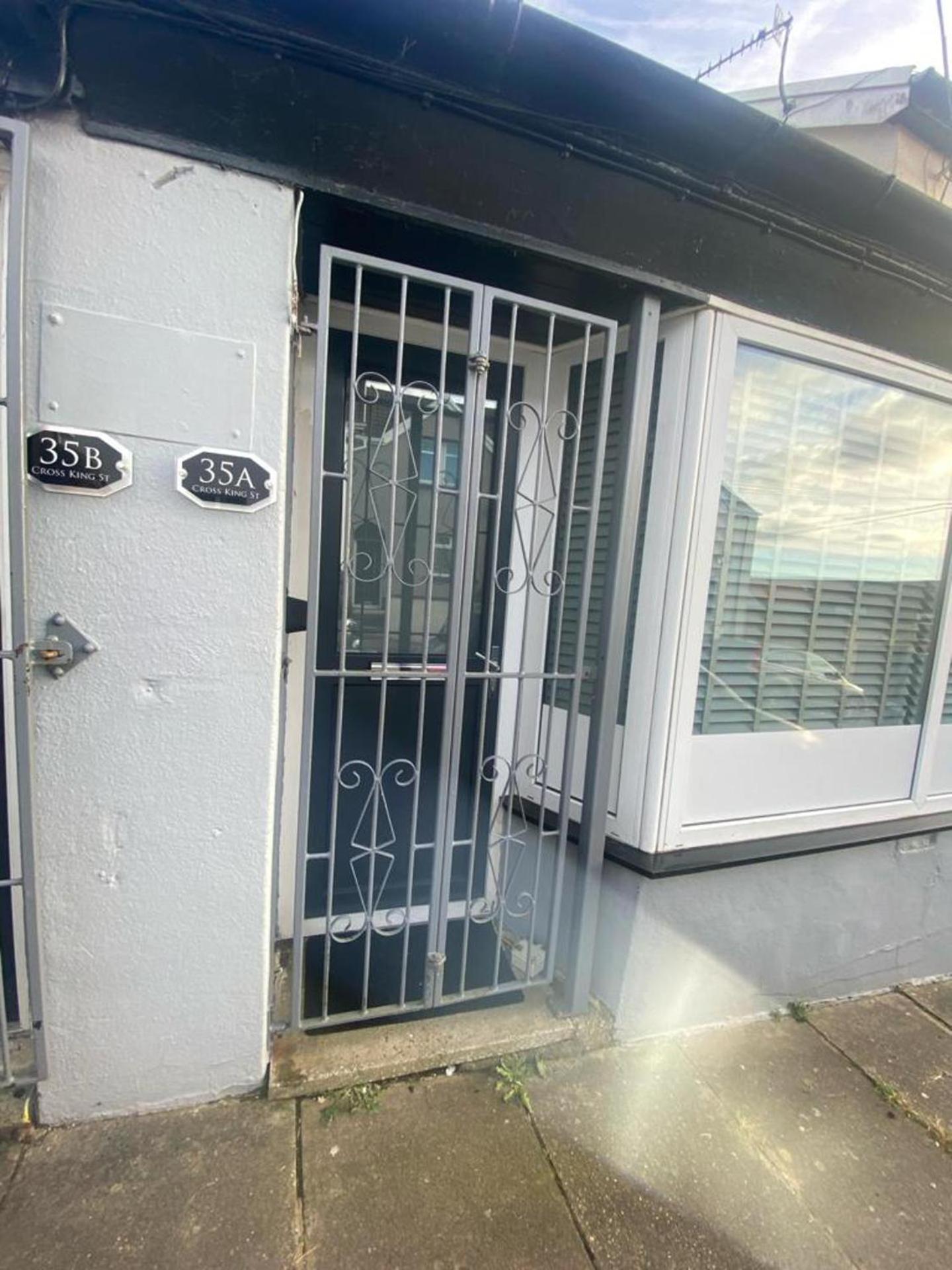 Beautiful 3-Bed Apartment In Merthyr Tydfil Exteriör bild