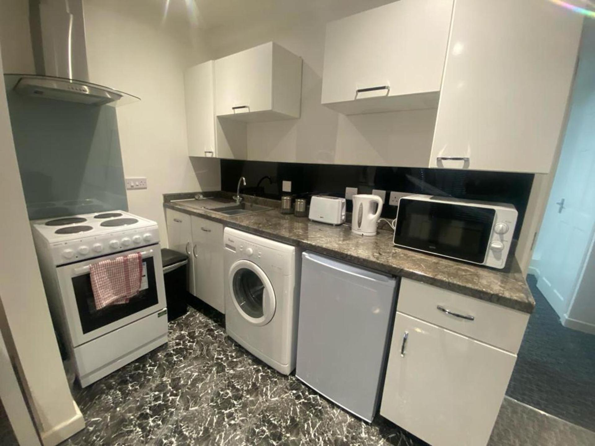 Beautiful 3-Bed Apartment In Merthyr Tydfil Exteriör bild