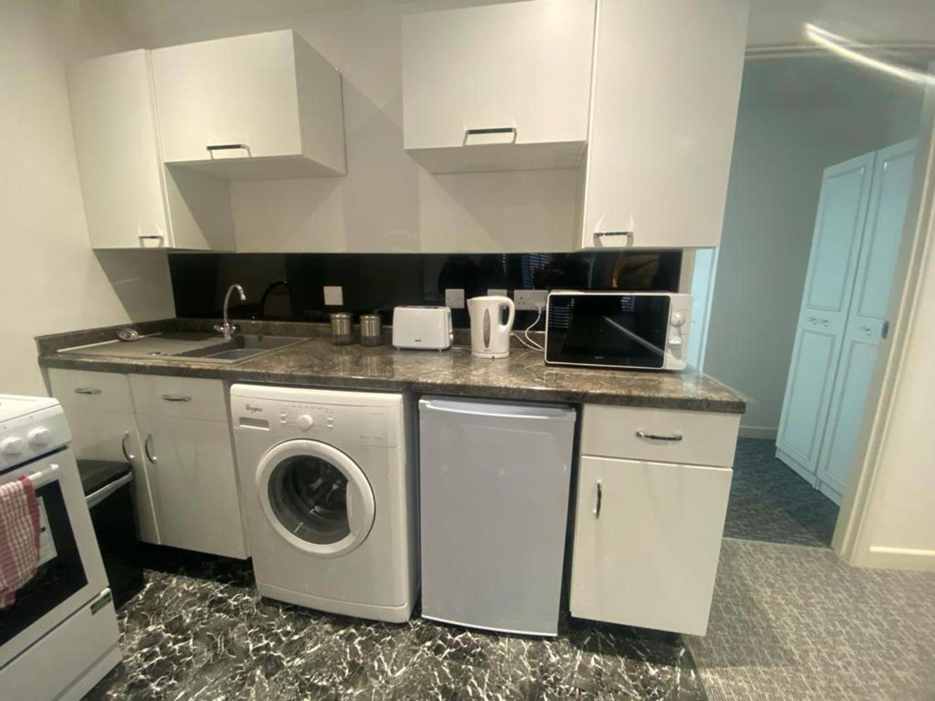 Beautiful 3-Bed Apartment In Merthyr Tydfil Exteriör bild