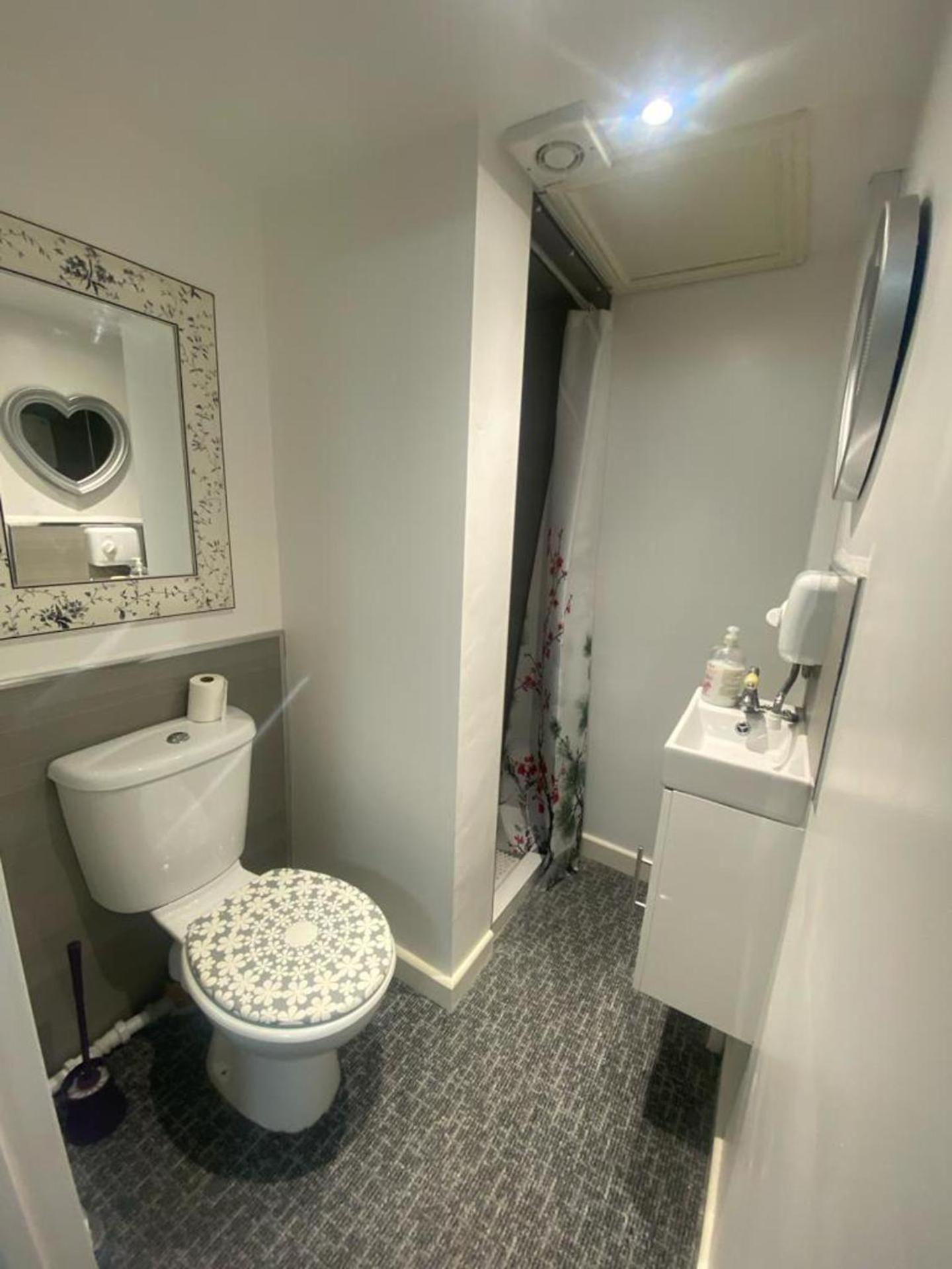 Beautiful 3-Bed Apartment In Merthyr Tydfil Exteriör bild